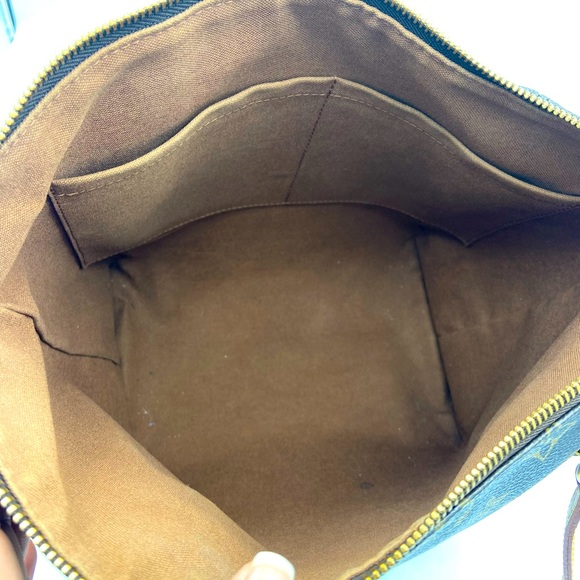 Louis Vuitton Monogram Totally PM Bag. - Picture 8 of 14
